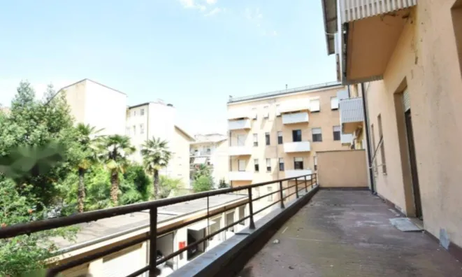 Недвижимость Четырехкомнатная на ул. Рома: 22