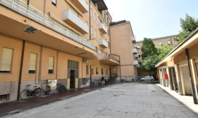 Недвижимость Четырехкомнатная на ул. Рома: 24