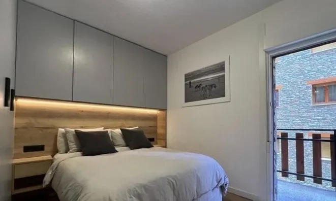 Недвижимость Renovated apartment for sale in Arinsal: 4