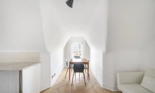 Недвижимость Narbonne Avenue, Lambeth: 1