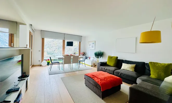 Недвижимость Ground floor flat in Escaldes with 4 bedrooms, sun and views, includes 2 parking spaces and storage: 1