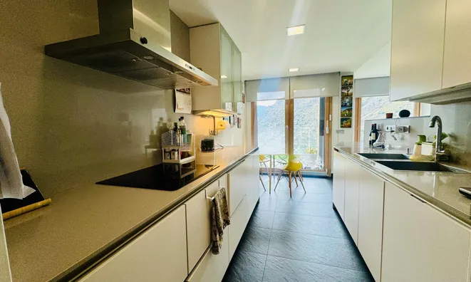 Недвижимость Ground floor flat in Escaldes with 4 bedrooms, sun and views, includes 2 parking spaces and storage: 6