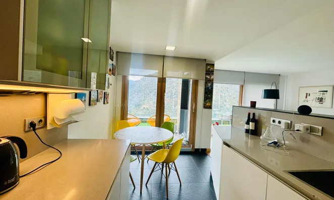 Недвижимость Ground floor flat in Escaldes with 4 bedrooms, sun and views, includes 2 parking spaces and storage: 9