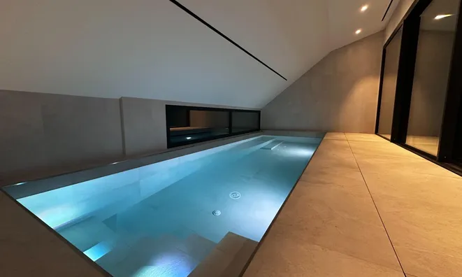 Недвижимость Triplex attic with private indoor pool: 3