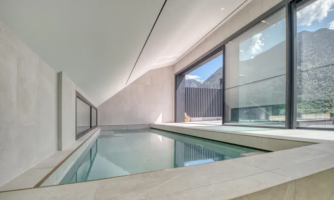 Недвижимость Triplex attic with private indoor pool: 5