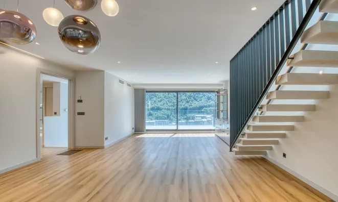 Недвижимость Triplex attic with private indoor pool: 8