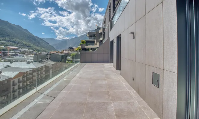Недвижимость Triplex attic with private indoor pool: 14