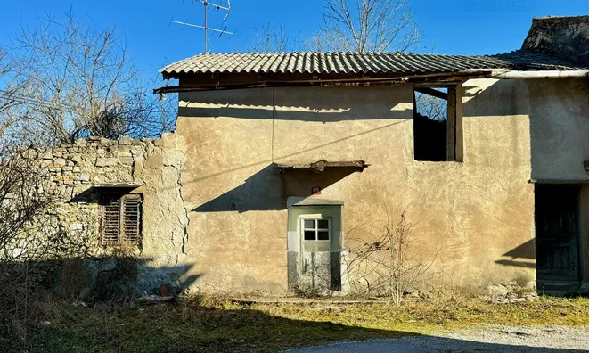 Недвижимость Дом с террасой Голац: 2