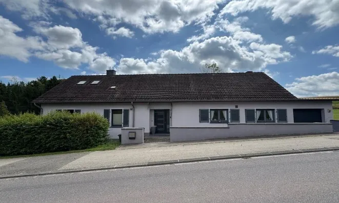 Недвижимость House 5 bedrooms for sale in Scheidgen: 1