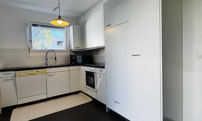 Недвижимость Bifamiliar house 6 rooms: 4