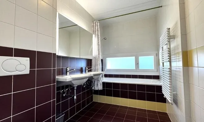 Недвижимость Bifamiliar house 6 rooms: 8