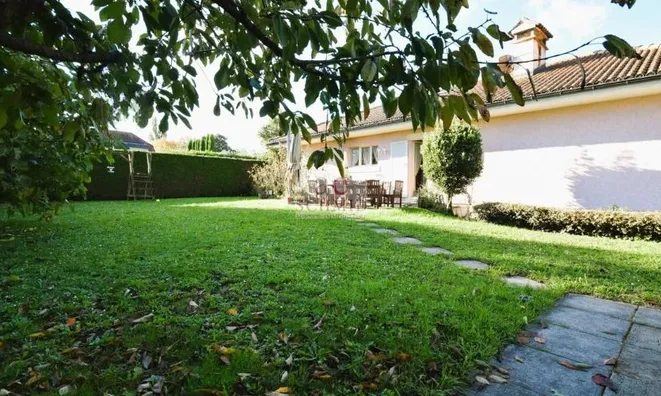 Недвижимость Single house 8 rooms: 6