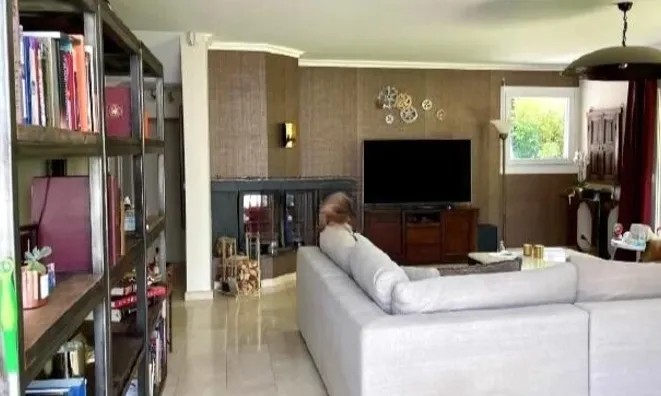 Недвижимость Single house 7 rooms: 6