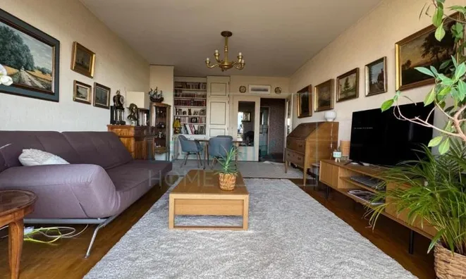Недвижимость Apartment 5 rooms: 2