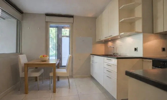 Недвижимость Apartment 6 rooms: 3