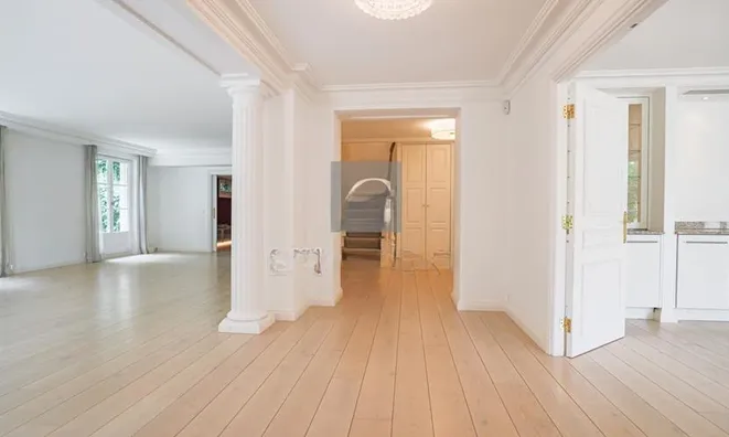 Недвижимость Single house 9 rooms: 7