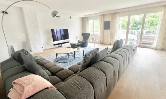 Недвижимость Apartment 6 rooms: 4