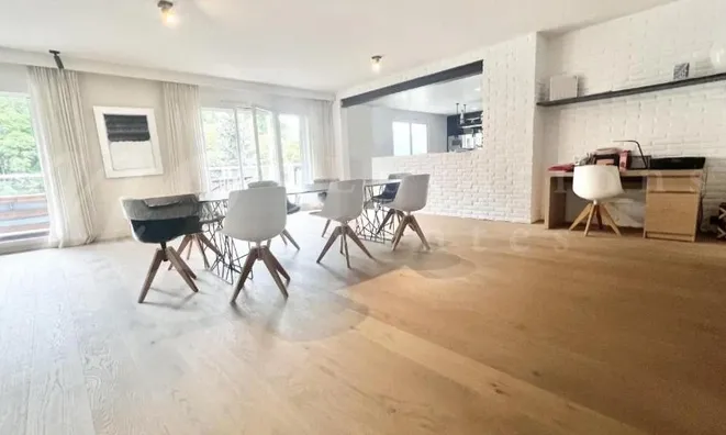 Недвижимость Apartment 6 rooms: 5