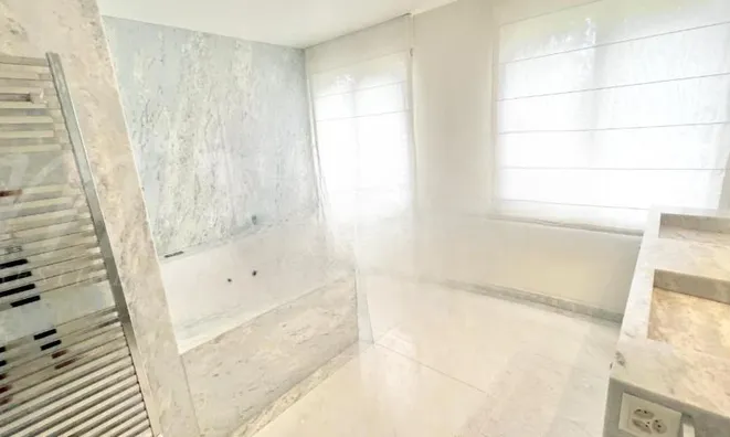 Недвижимость Apartment 6 rooms: 10