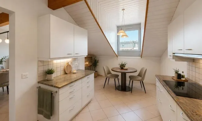 Недвижимость Attic flat 5 rooms: 5