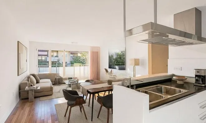 Недвижимость Apartment 4 rooms: 1