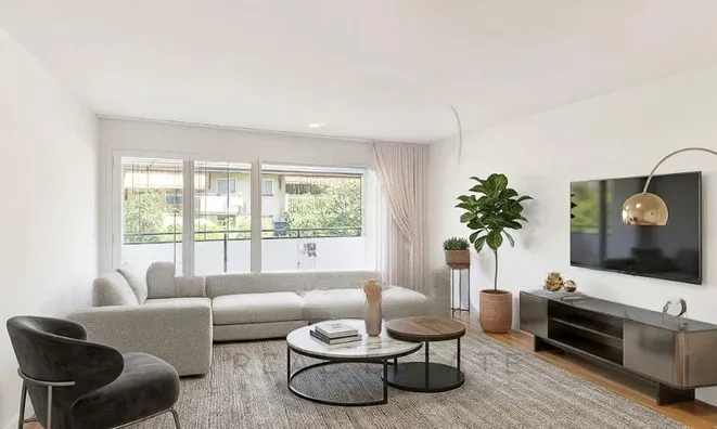 Недвижимость Apartment 4 rooms: 2