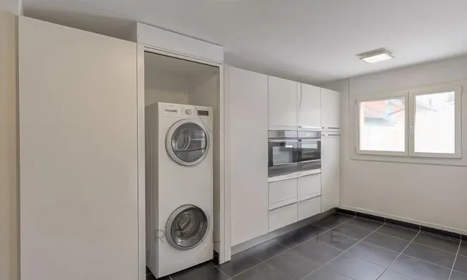 Недвижимость Apartment 4 rooms: 4