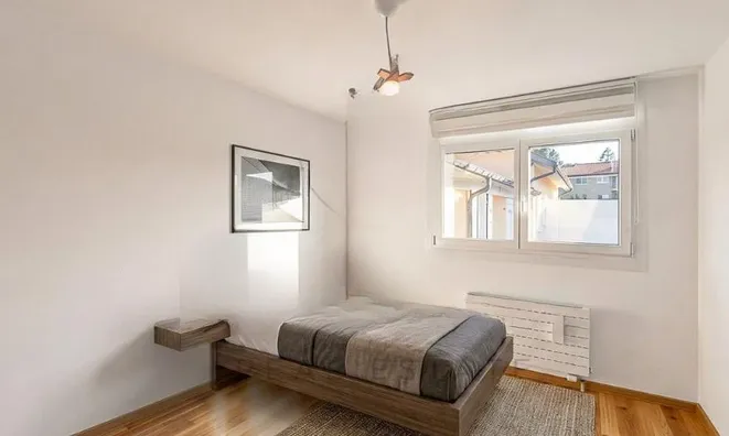 Недвижимость Apartment 4 rooms: 6