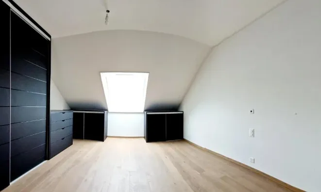 Недвижимость Attic flat 4 rooms: 9