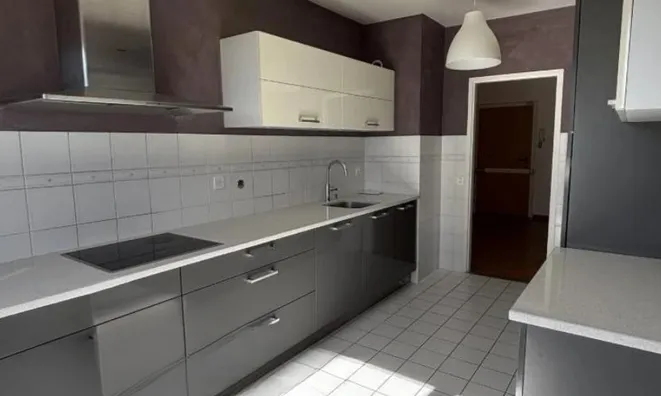 Недвижимость Apartment 6 rooms: 2