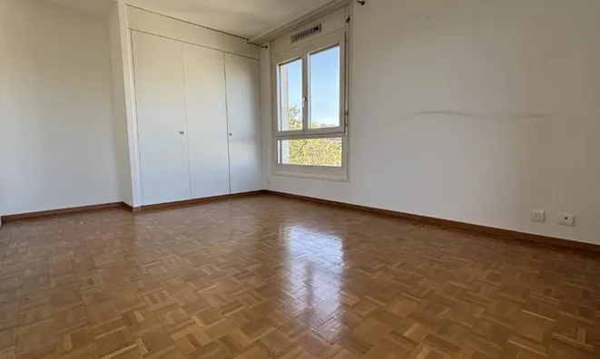 Недвижимость Apartment 6 rooms: 3