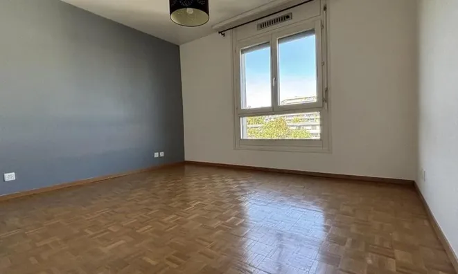 Недвижимость Apartment 6 rooms: 4