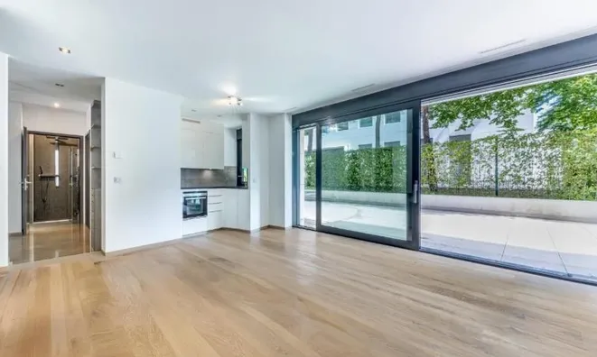 Недвижимость Apartment 4 rooms: 2