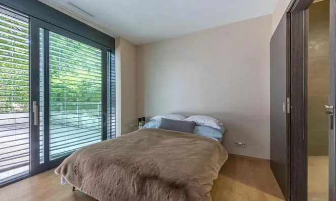Недвижимость Apartment 4 rooms: 5