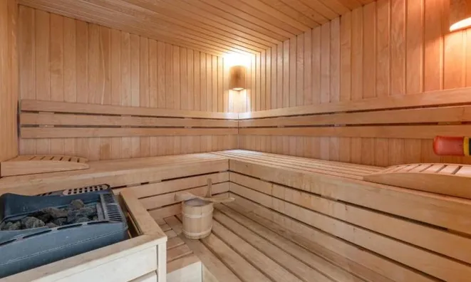 Недвижимость Apartment 4 rooms: 8
