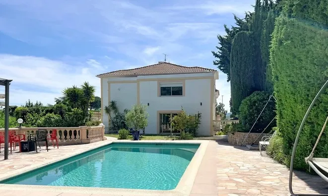 Недвижимость Villa Croix des Gardes: 2