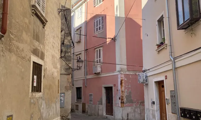 Недвижимость Трёхкомнатная квартира в центре Пирана: 11