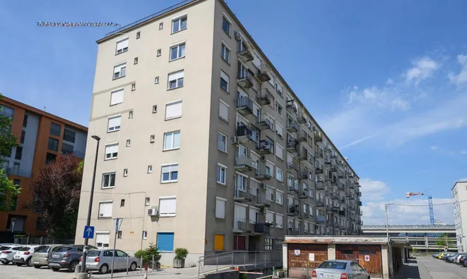 Недвижимость Квартира 1,5-комнатная Бежиград: 1