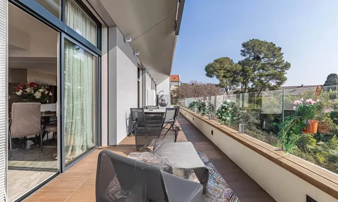 Недвижимость Villa République Cannes: 1