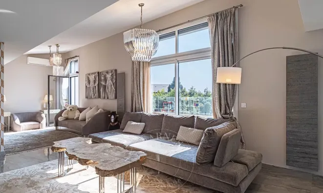 Недвижимость Villa République Cannes: 6