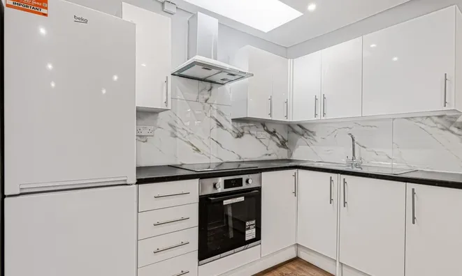 Недвижимость Ingestre Road: 10