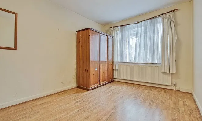 Недвижимость Leeland Way: 2
