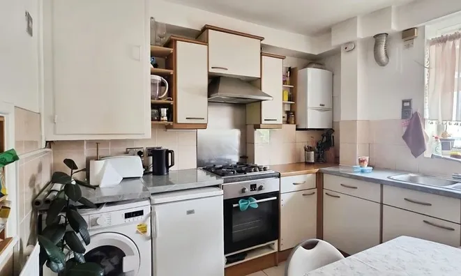 Недвижимость Rogers Estate, Globe Road: 15