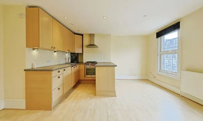 Недвижимость Battersea Park Road: 16
