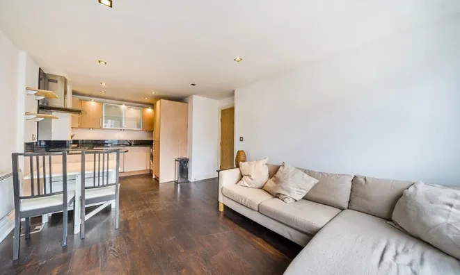 Недвижимость Smugglers Way, Battersea: 4