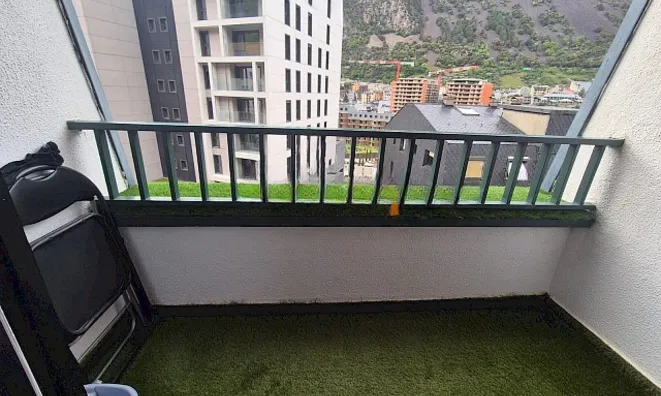 Недвижимость Central 4-bedroom apartment with parking in Andorra la Vella: 2