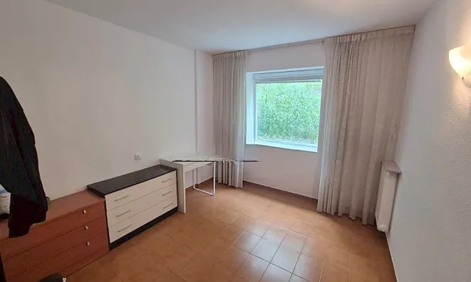 Недвижимость Central 4-bedroom apartment with parking in Andorra la Vella: 12