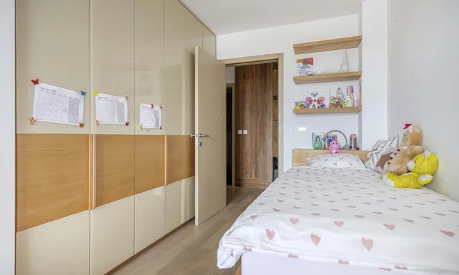 Недвижимость Квартира, 4 комнаты, Вич: 7