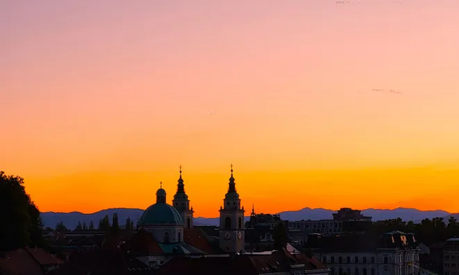 Недвижимость Четырёхкомнатная квартира в центре: 23