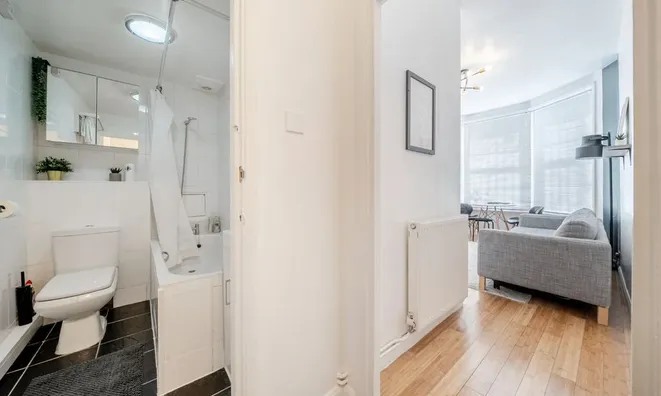 Недвижимость Sinclair Road, Kensington: 2